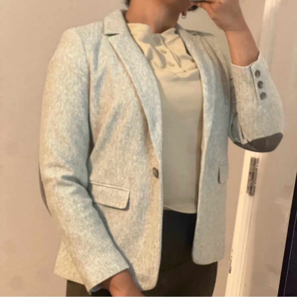 LOFT Classic Gray Blazer – Elegant Chic & Versatile Size 4P. Fits like S|M - Picture 2 of 8